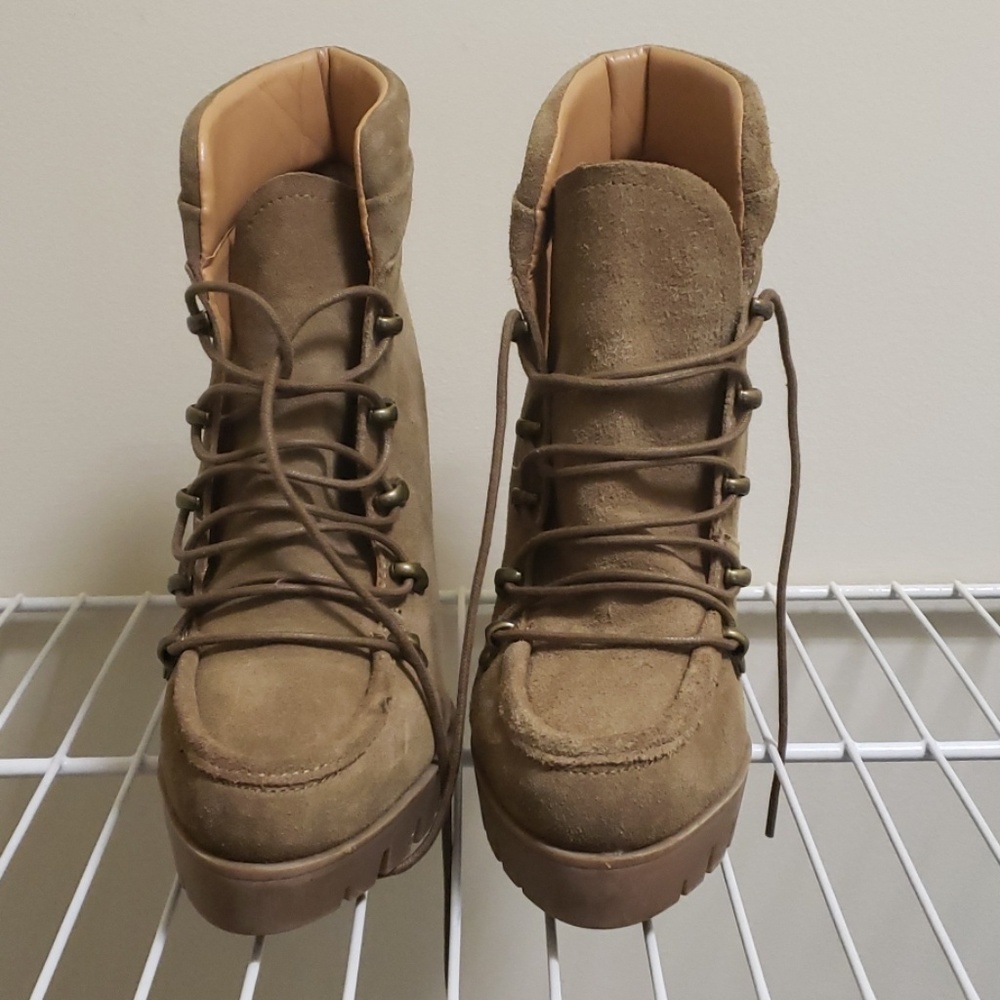 Shoes - Picture 2 of 3